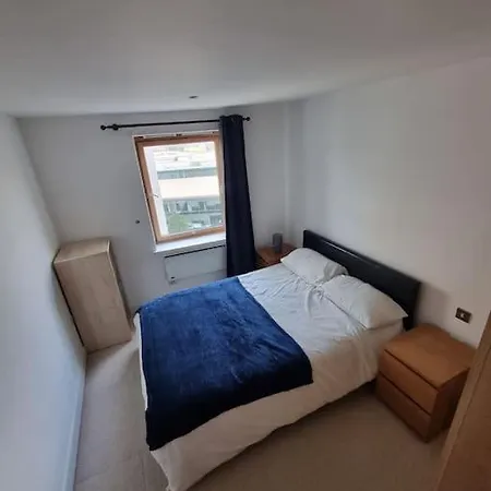 Apartment Modern By Leeds Dock *