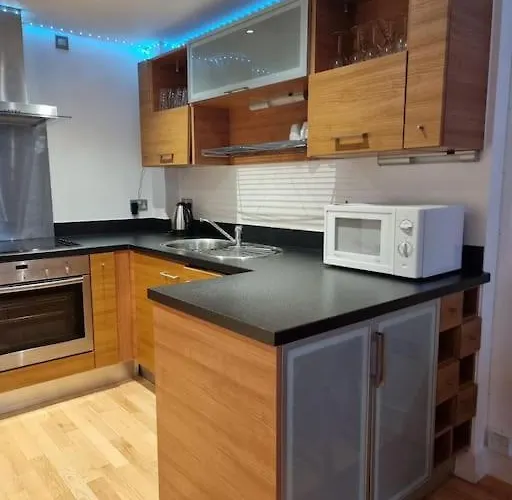 Modern By Dock Apartment *