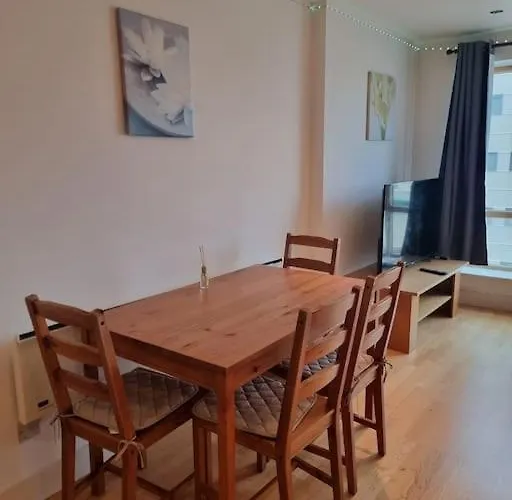 Modern By Dock Apartment *