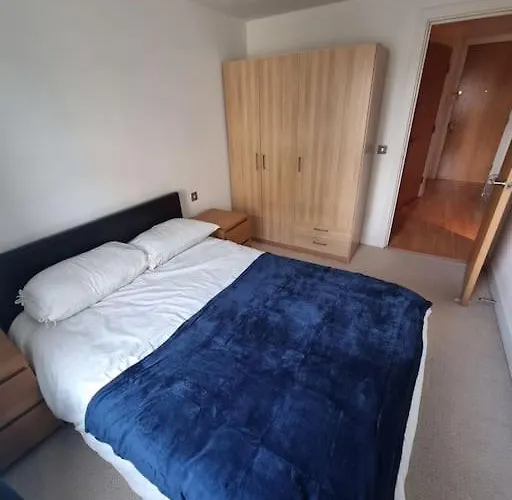 Apartment Modern By Dock