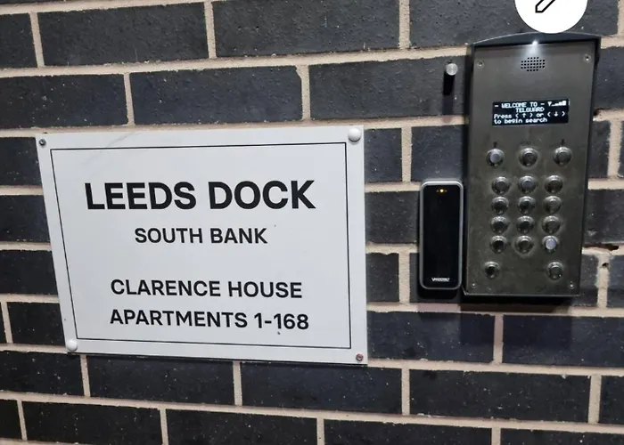 Modern By Dock * Leeds (West Yorkshire)